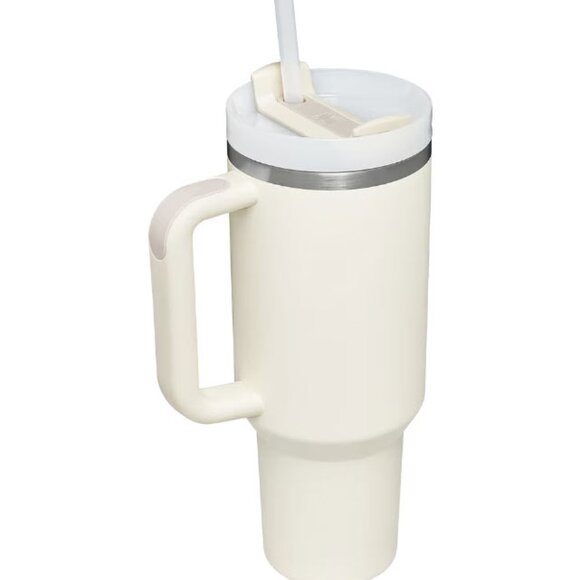 NIB Stanley 40 oz. Quencher H2.0 FlowState Tumbler Cream - Picture 2 of 3